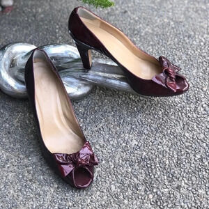 Faconnable Cranberry Red Holiday Patent Leather Bow Peep Toe Heels Size 9